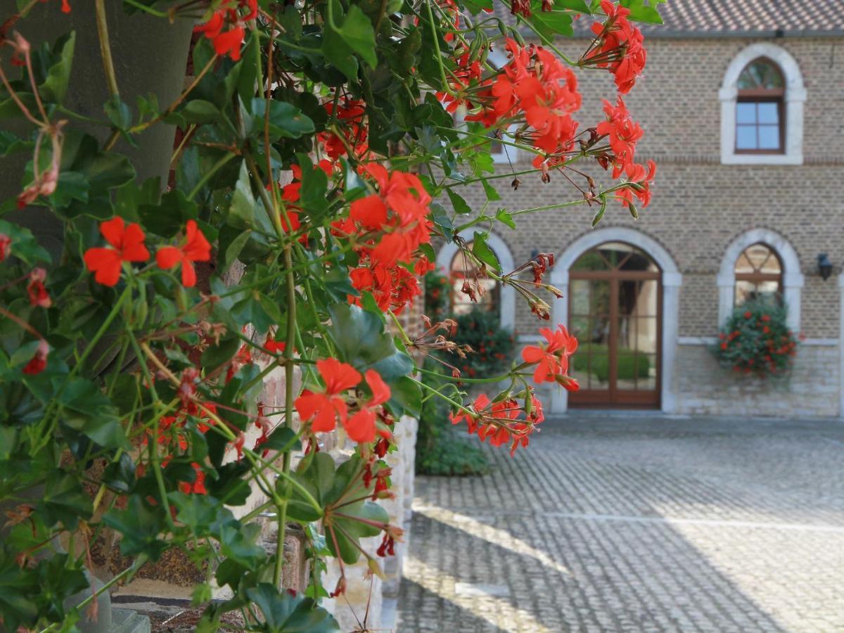 Hotel - Ferme Du Chateau D'Ahin Huy Esterno foto